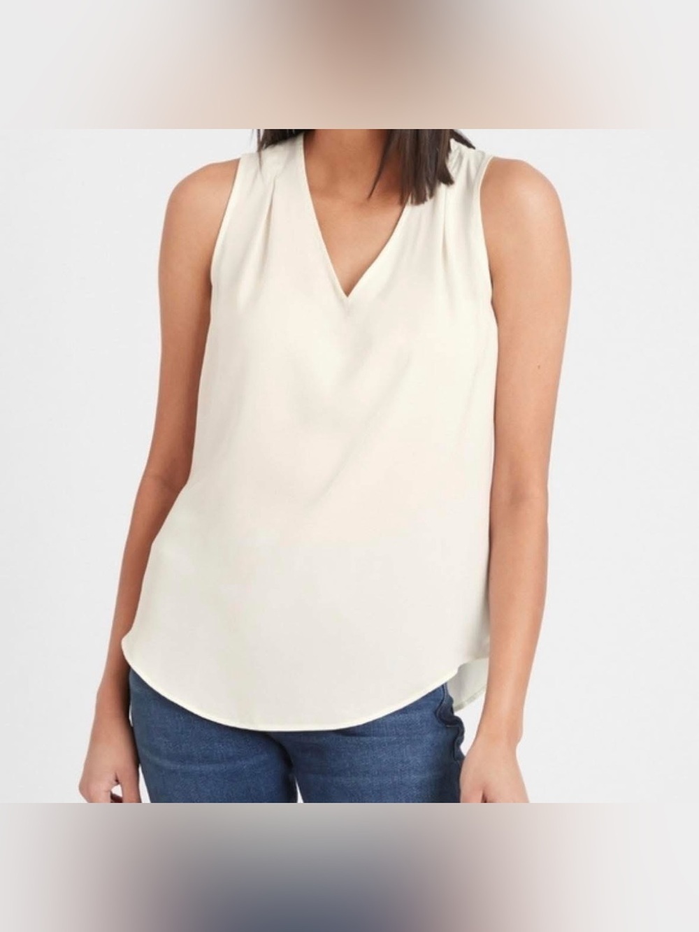 New with tags - Banana Republic - Pleated V-neck Tank in Cream. Large P2P 20.5".